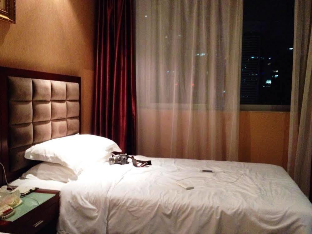 Vienna Hotel Shenzhen Railway Station Exterior foto